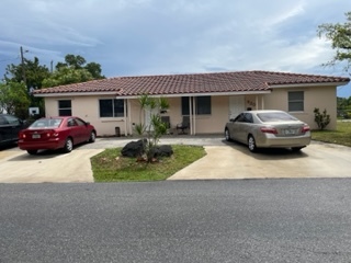 front of duplex - 918 SW 4th St