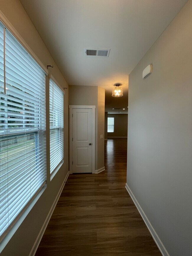 Foto del edificio - Beautiful Townhome located in Pineville, NC