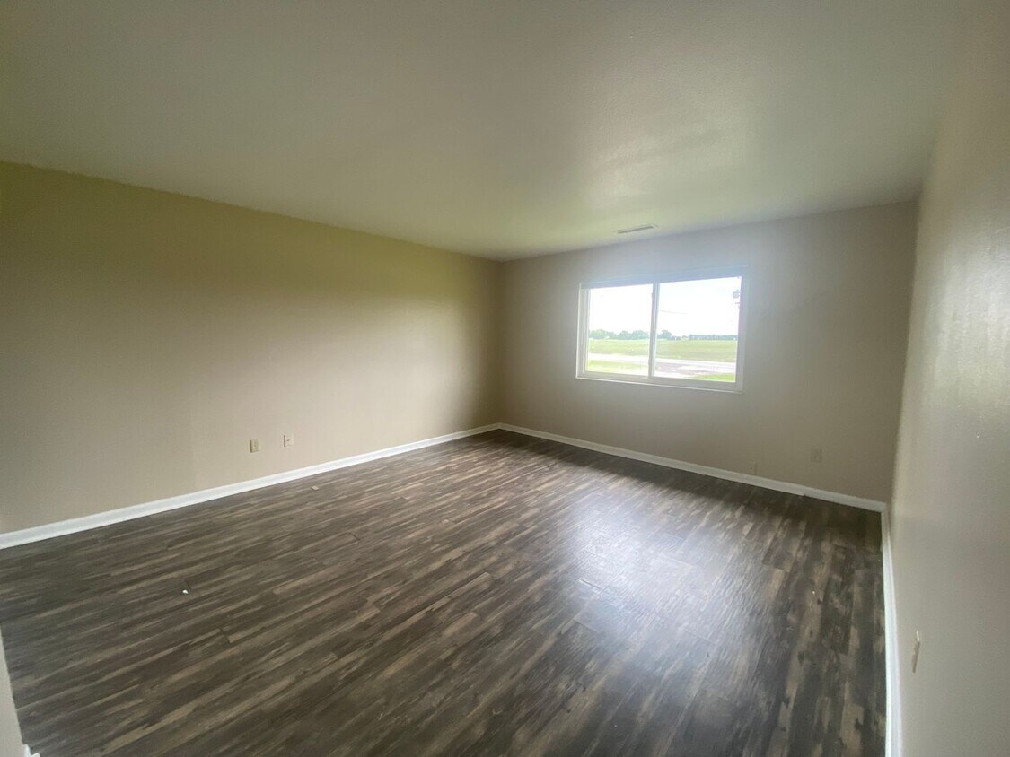 10725 S Dixie Hwy Unit 2, Erie, MI 48133 Room for Rent in Erie, MI