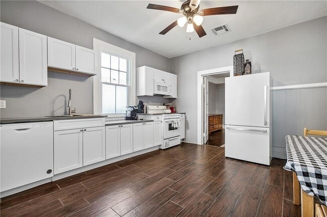 Photo - 915 Madison St House