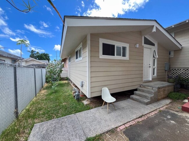Building Photo - 2153 Atherton Rd