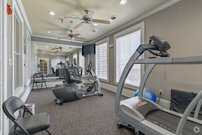 Gimnasio - Lewisville Green
