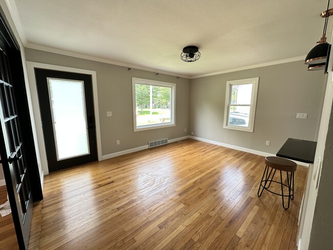 Building Photo - 3465 Hargrove St