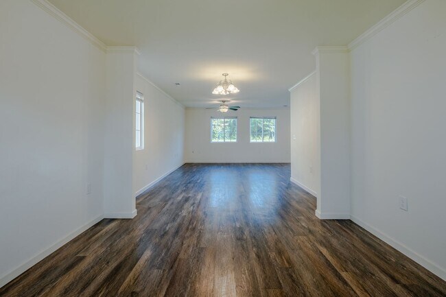 Foto del edificio - Like new construction 2 story home 4 bedro...