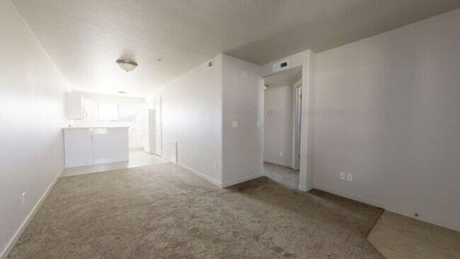 Building Photo - CUTE 2 BED 1 BATH OREM CONDO FOR RENT