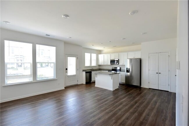 Building Photo - 224 Banner Rd