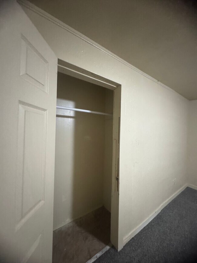 Building Photo - Spacious home in Clyde