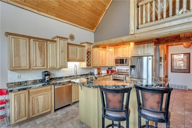 Building Photo - 430 Parkview Dr