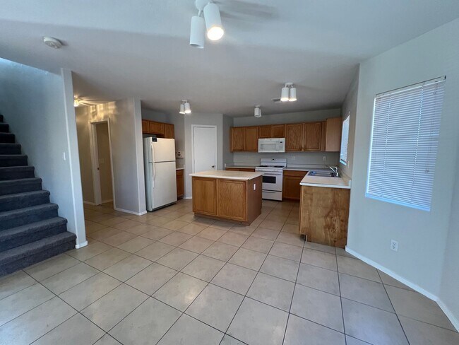 Foto del edificio - 1776 square foot 3 Bedroom home in El Mirage