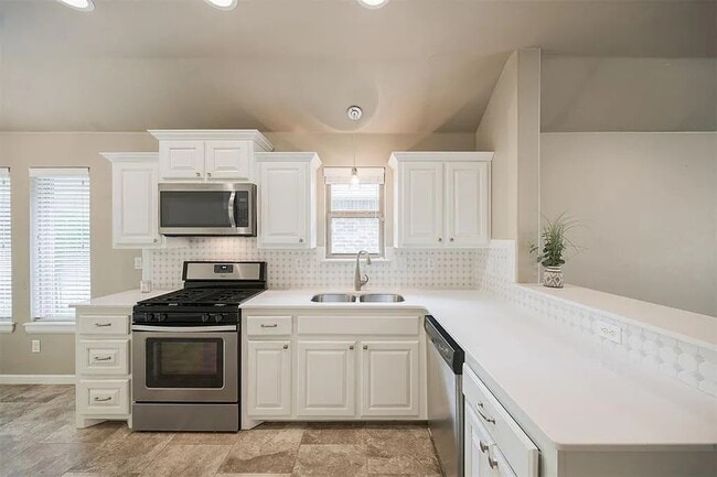 Building Photo - 5600 Campbell Creek Dr