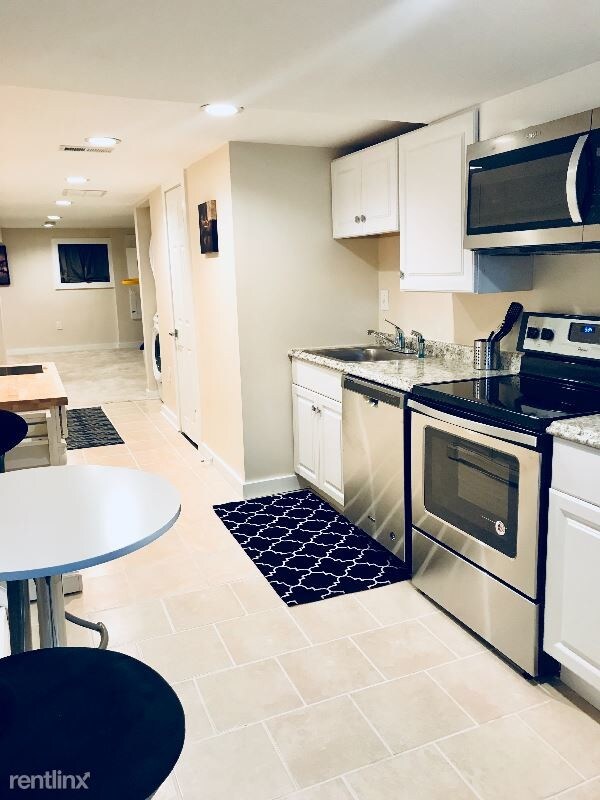 Building Photo - 1 br, 1 bath Townhome - 5739 9th ST