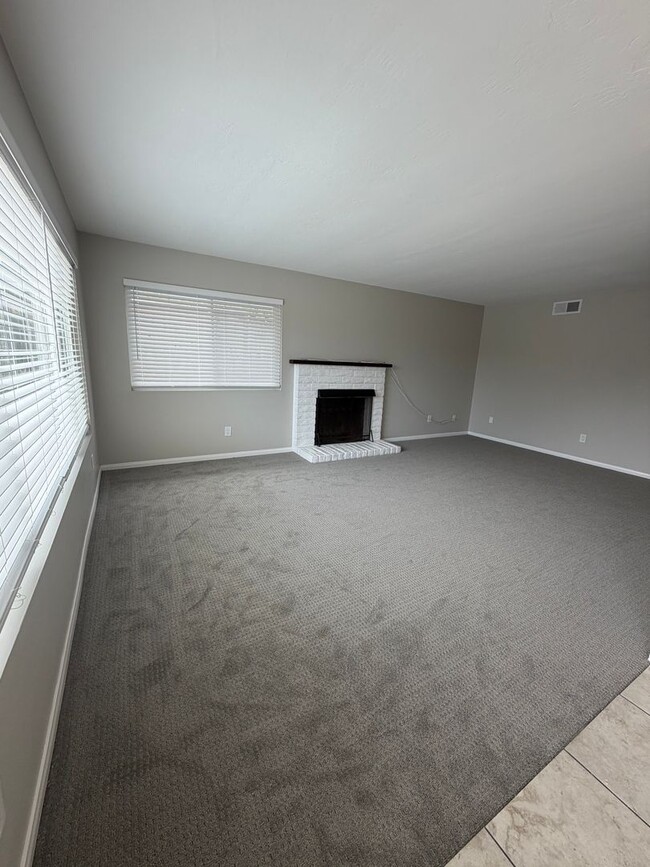 Building Photo - 13780 Nogales Dr