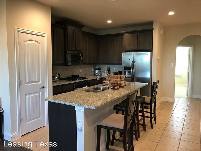 Building Photo - 3 br, 3 bath House - 2675 Villa Di Lago #4