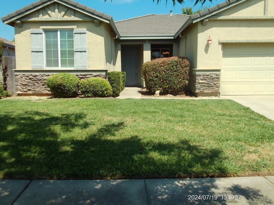 Primary Photo - 1735 Cattail Dr