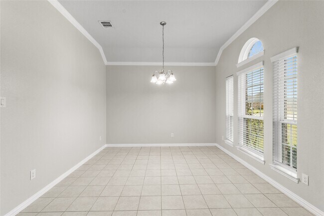 Building Photo - 131 San Jacinto Dr