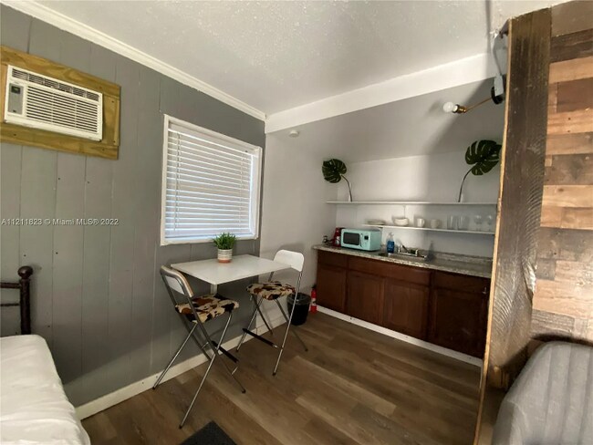 Foto del edificio - 242 NW 100th Terrace