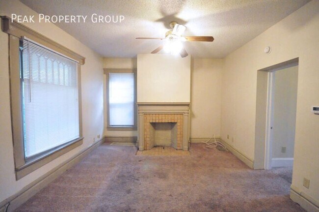 Foto del edificio - 233 E Northwood Ave