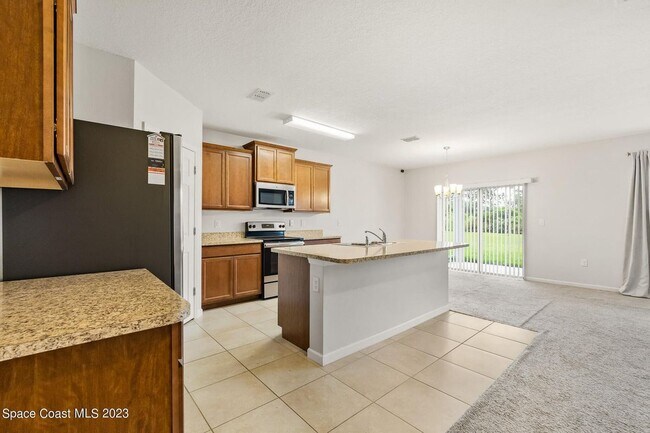 Foto del edificio - 4637 Amaca Bay Ln