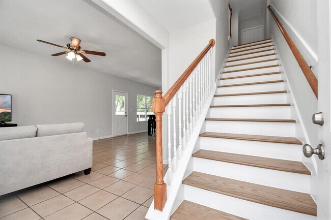 Foto del edificio - 8102 Rhobell St