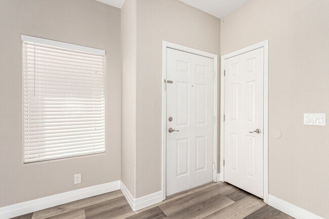 Building Photo - Remodeled Single Story Home in Southwest!