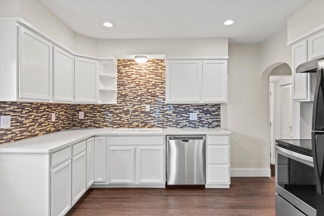 Building Photo - Lovely South Hill Home! Nicely Updated!