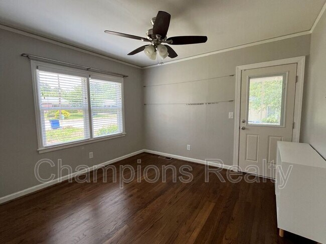 Foto del edificio - 3627 Gurley Dr