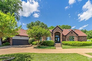 Building Photo - 2405 Castle Rock Rd