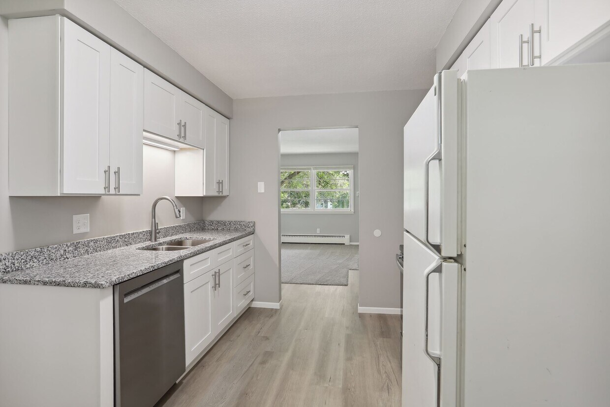 Foto principal - 1921 103rd Ave NW