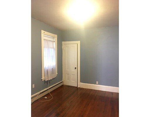 Foto del edificio - 403 E 7th St