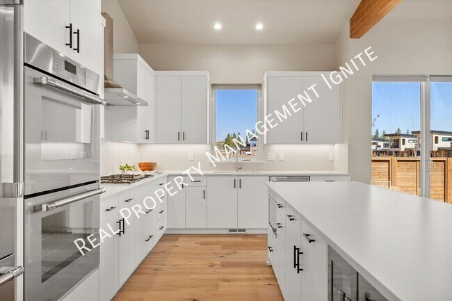Foto del edificio - 3154 NW Strickland Wy