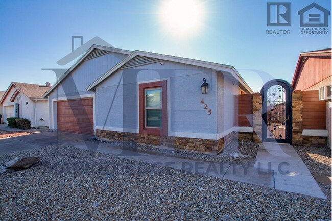 Foto del edificio - 3Bed/2Bath House at 7th/101! Move-In Ready on 06/04/2026! -- POOL! NO HOA!