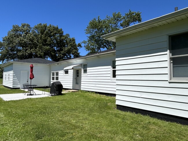 Building Photo - 4594 Niles Rd