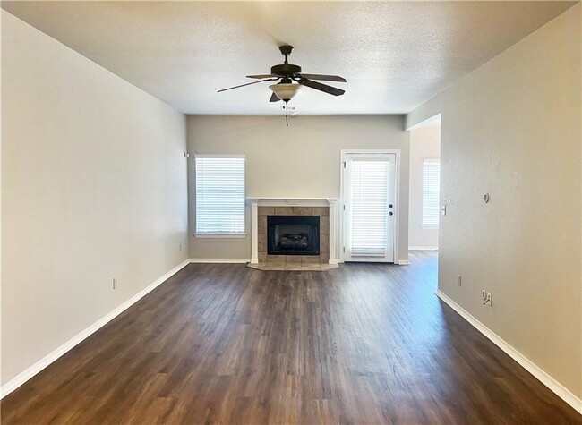 Building Photo - 2839 N Cassius Ln