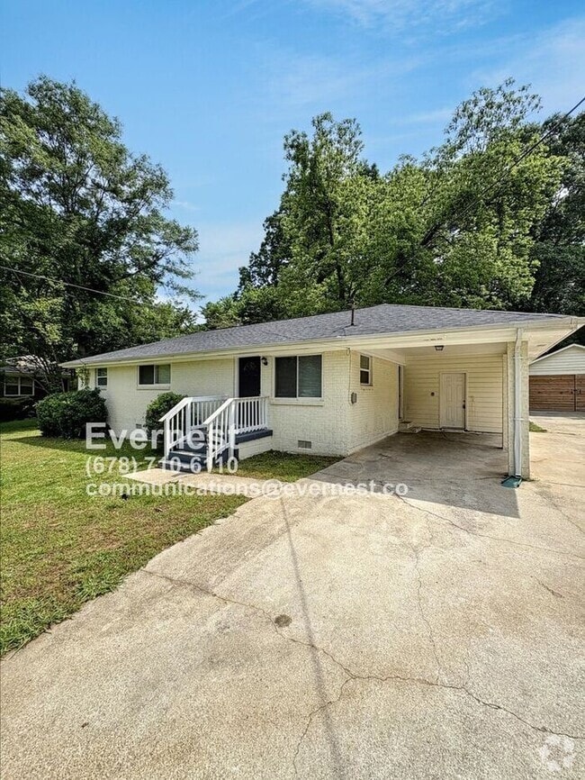 Building Photo - 4402 Davana Dr