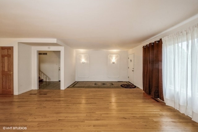 entry way - 7332 N Karlov Ave