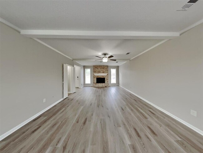 Foto del edificio - 10302 Golden Meadow Dr
