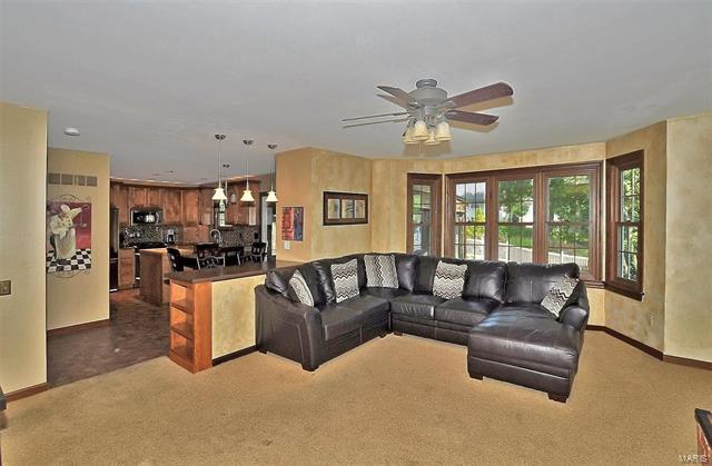 Building Photo - 5963 Royal Country Dr