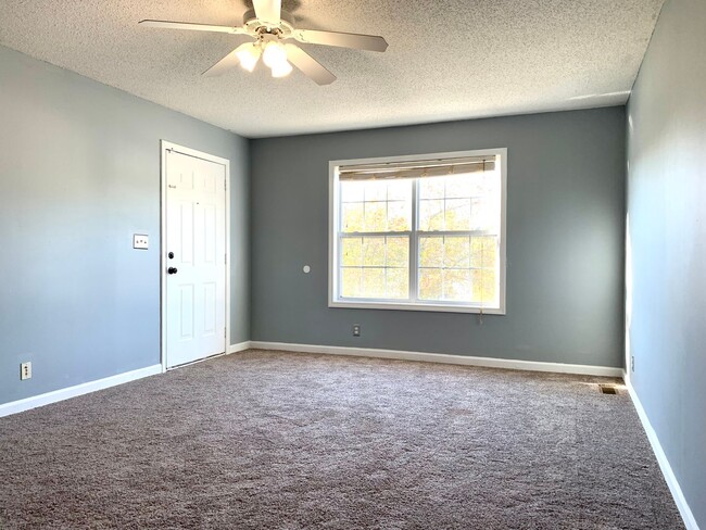 Building Photo - 232 Senator Dr