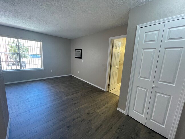 Foto del edificio - 2800 Vail Ave SE