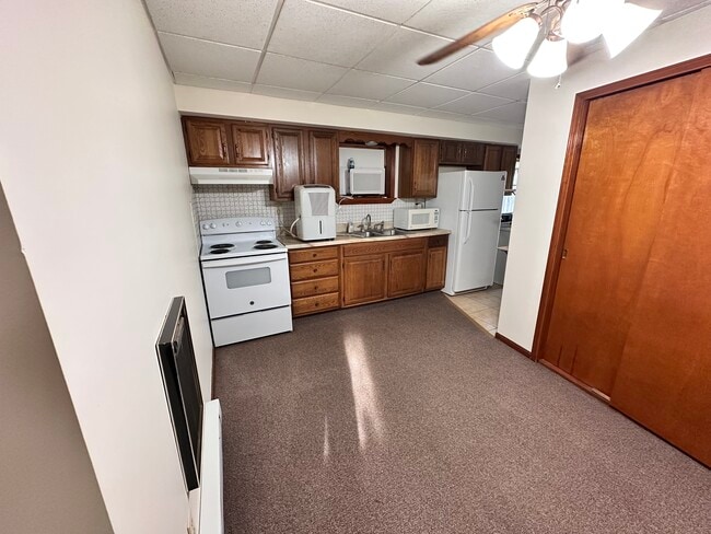 Kitchen - 337 W High St