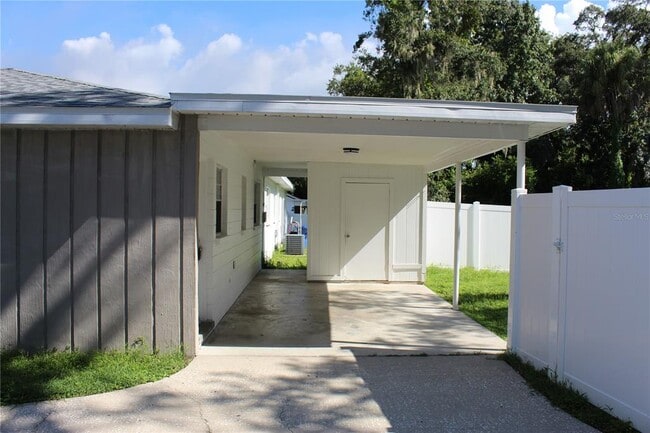 Building Photo - 6806 Mathers Ln