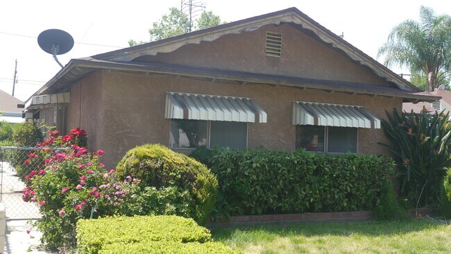 Foto del edificio - Beautifully Renovated 3-Bedroom Residence in San Bernardino