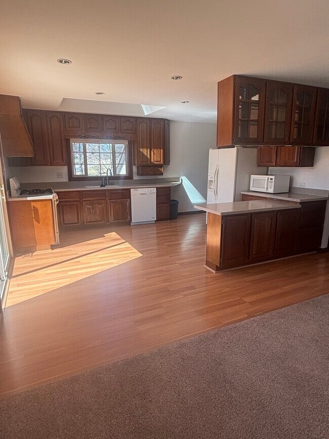 Foto del edificio - 7718 Butternut Ct