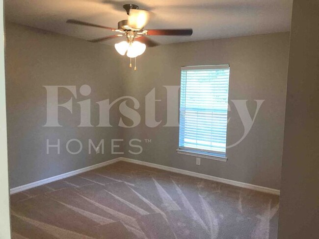 Building Photo - 1713 NW Juanita Pl
