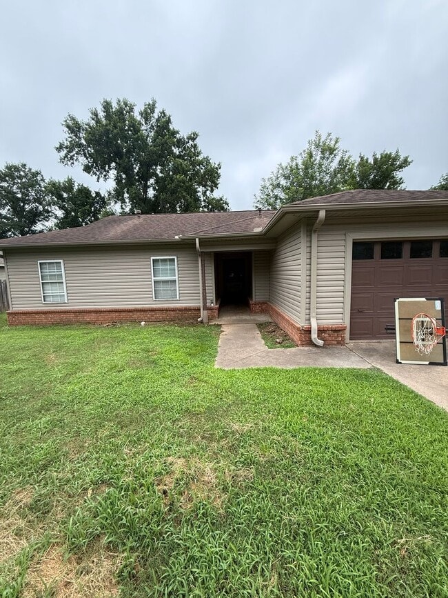 Building Photo - 1309 Grand Oak Dr