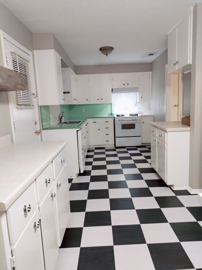 Foto del edificio - 3 Bedroom 1 Bath House