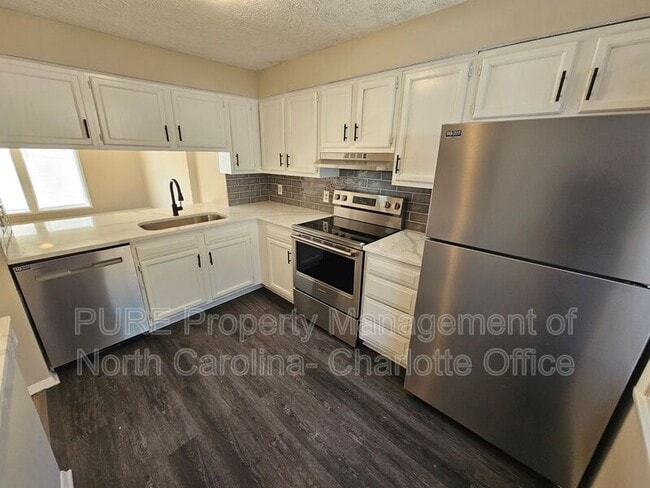 Photo - 9445 Lexington Cir Townhome