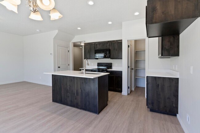Foto del edificio - 4Bed 2.5Bath Townhome in Spanish Fork!