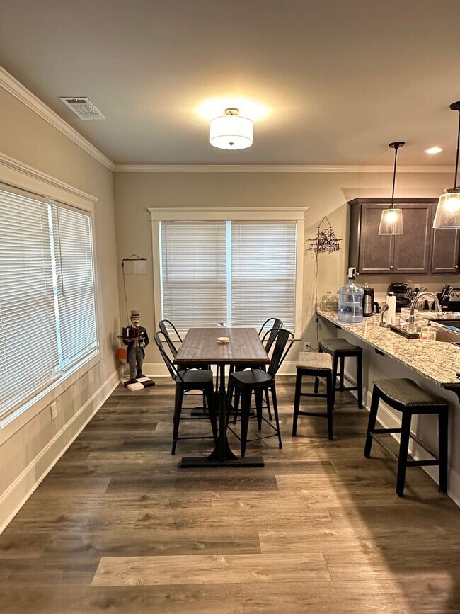 Building Photo - Four Bedroom Available for Pre-Lease