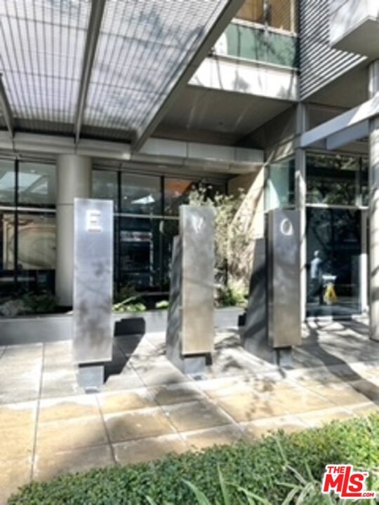 Foto del edificio - 1155 S Grand Ave